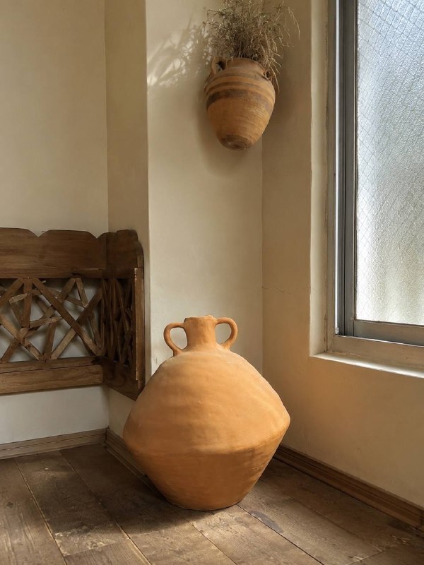 گلدان دسته دار مشکی کلاسیک دستساز